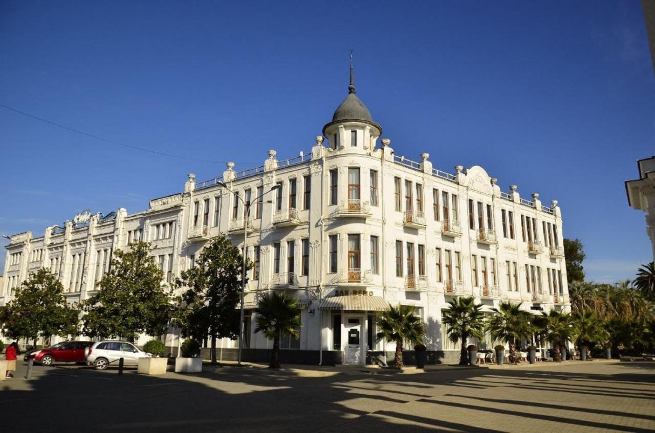 Отель Рица Сухум Экстерьер фото